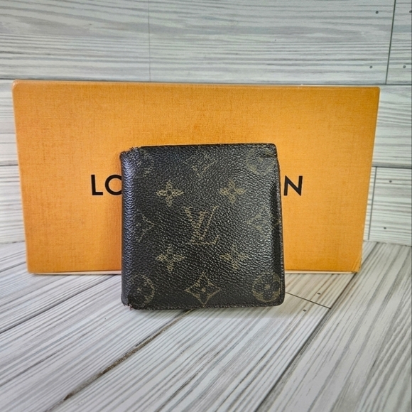 Louis Vuitton Vintage Bi Fold Canvas Monogram Wallet with Coin Pouch - Picture 1 of 13